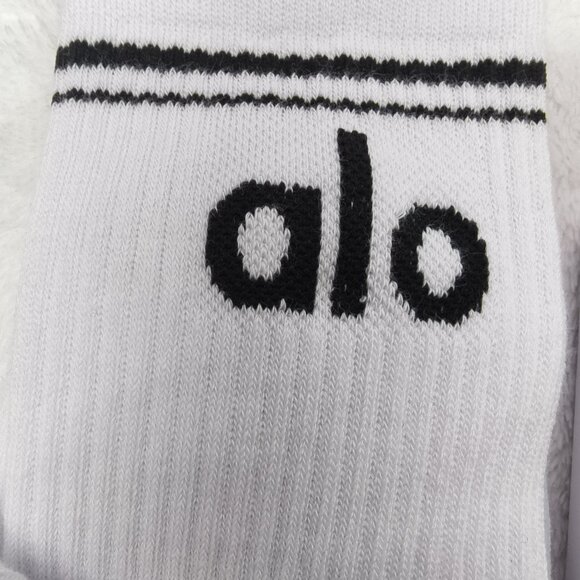 💜NWT💜 ALO Yoga Socks 2 Pairs - Picture 3 of 4
